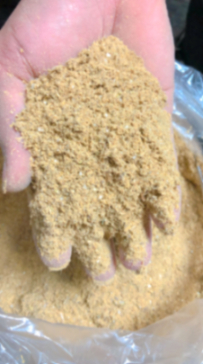 سبوس برنج تازه و باکیفیت – خوراکی سالم برای دام و طیور شما 🐄🐓