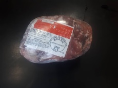 گوشت سردست بدون استخوان گوساله برزیلی