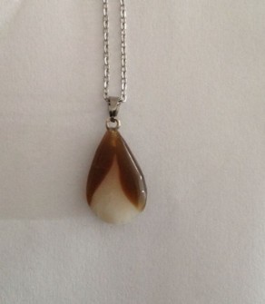 گردنبند عقیق دو رنگ